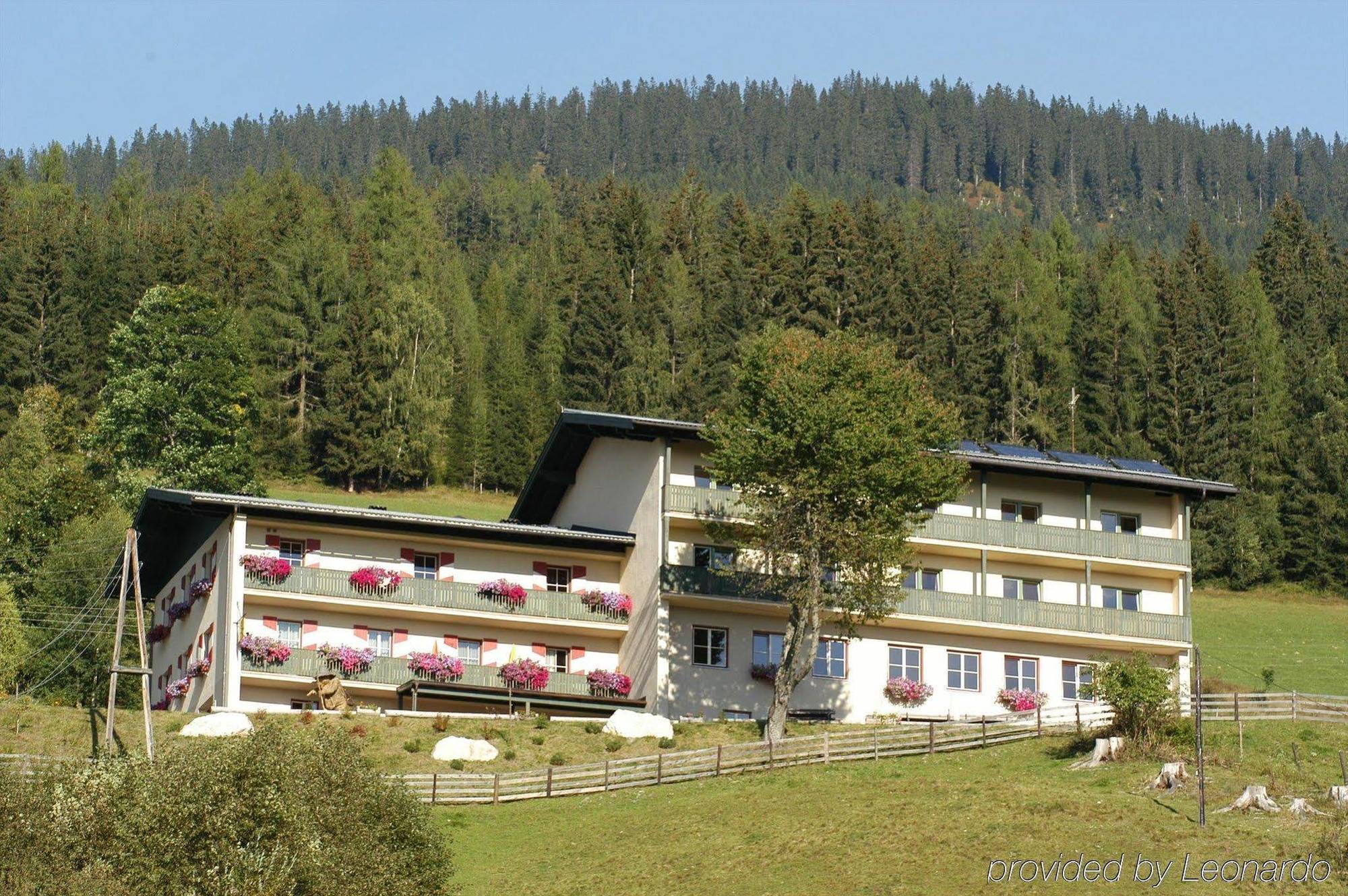 Jufa St. Martin Hotell Sankt Martin am Tennengebirge Exteriör bild