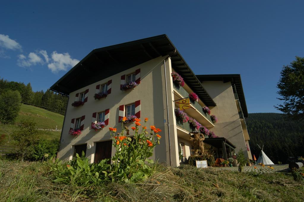 Jufa St. Martin Hotell Sankt Martin am Tennengebirge Exteriör bild